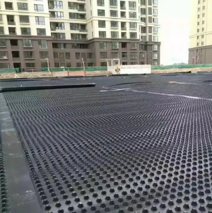 緑の屋根のための長方形防水HDPE排水板 洞窟膜排水マット 5